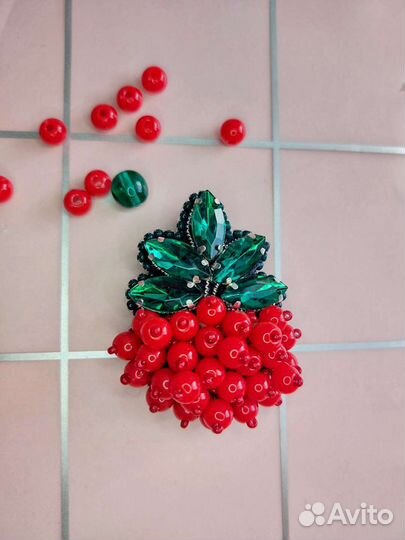 Брошь ручной работы Веточка рябины