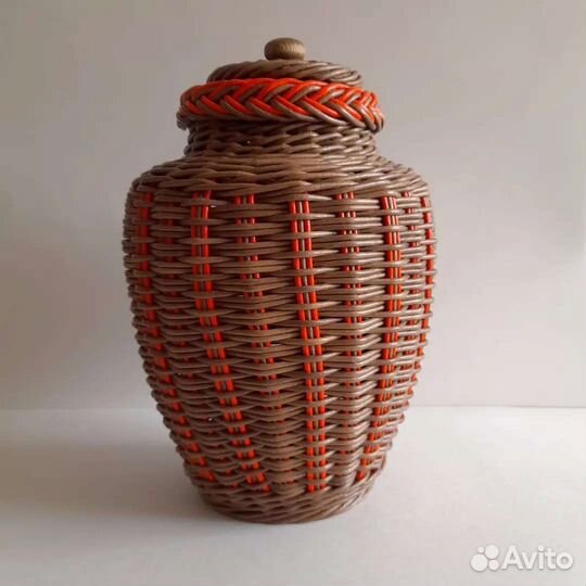 Ваза плетеная