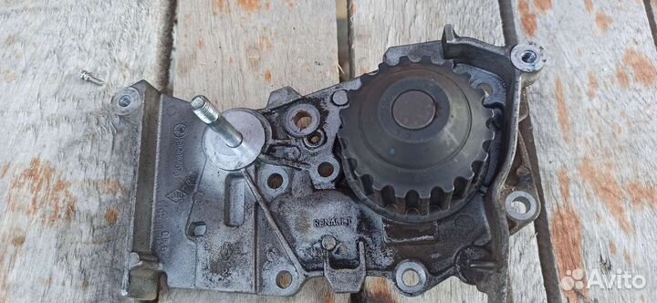Помпа renault k4m