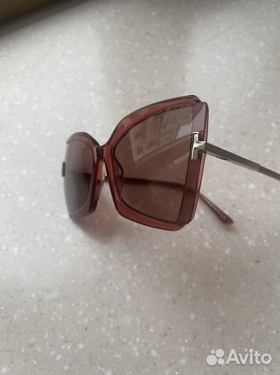 Солнцезащитные очки TOM ford