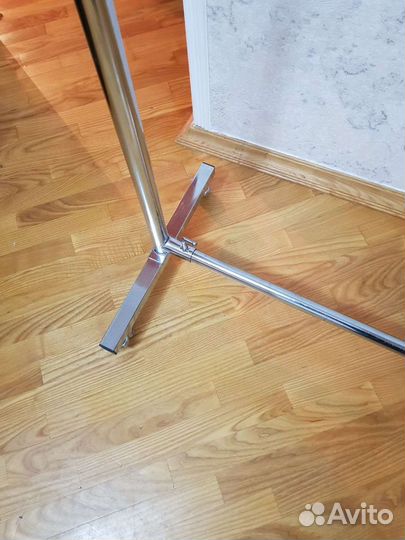 Вешалка для одежды напольная