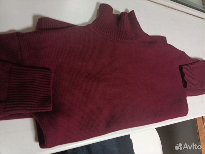 Свитер