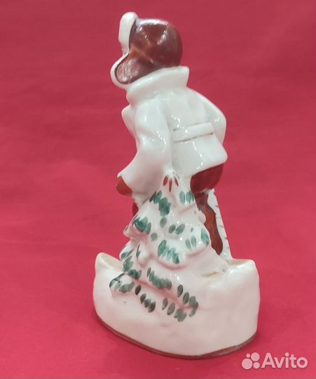 Статуэтка фарфоровая. Мальчик на лыжах. СССР