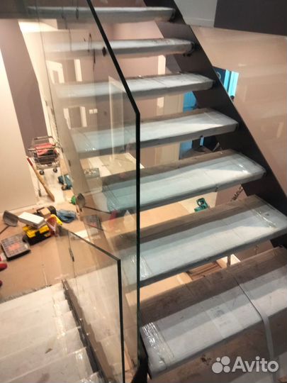 Стеклянные перила для лестниц