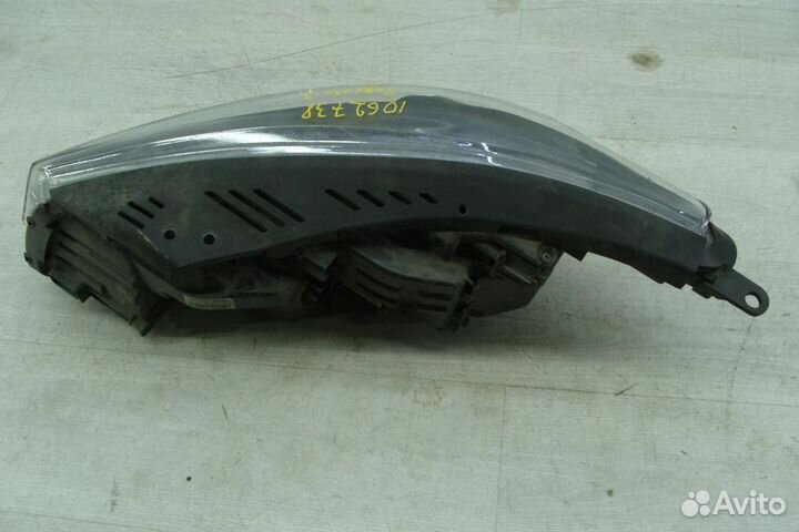 Фара правая Kia Sorento