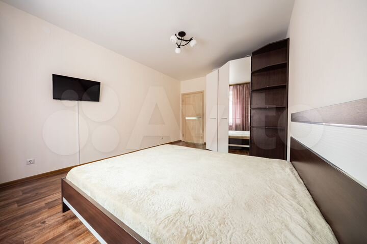 2-к. квартира, 74 м², 3/8 эт.