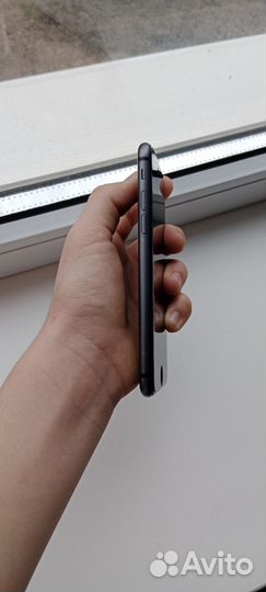 iPhone 8, 64 ГБ