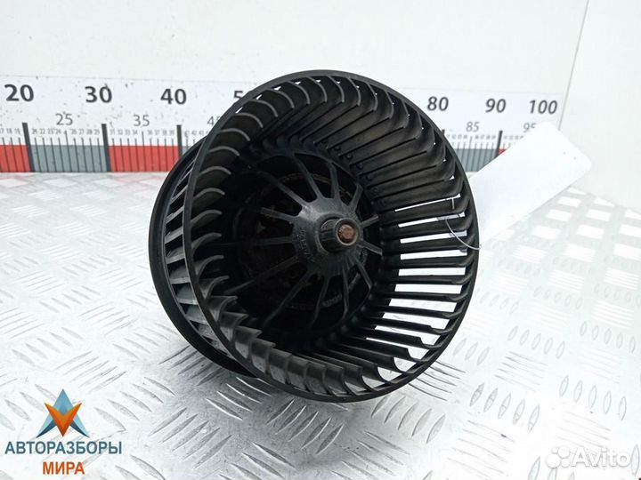 Моторчик печки Ford Focus 2 рест. 2009 1696011