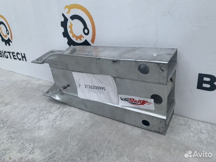 Кронштейн бампера Mercedes W212 A2126200595