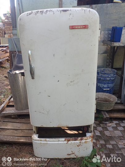 Холодильник Мир Рассвет нерабочий