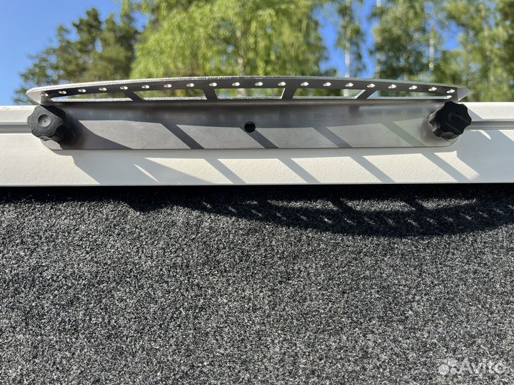 Держатель, площадка для приманок в Т паз. 25 см