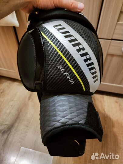 Нагрудник хоккейный warrior