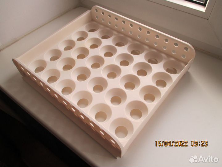 Контейнер для хранения яиц в холодильнике