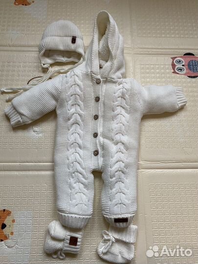 Вязаный комбинезон для новорожденного 56-62