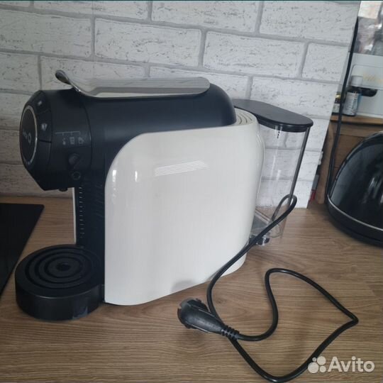 Кофемашина капсульная с капучинатором новая