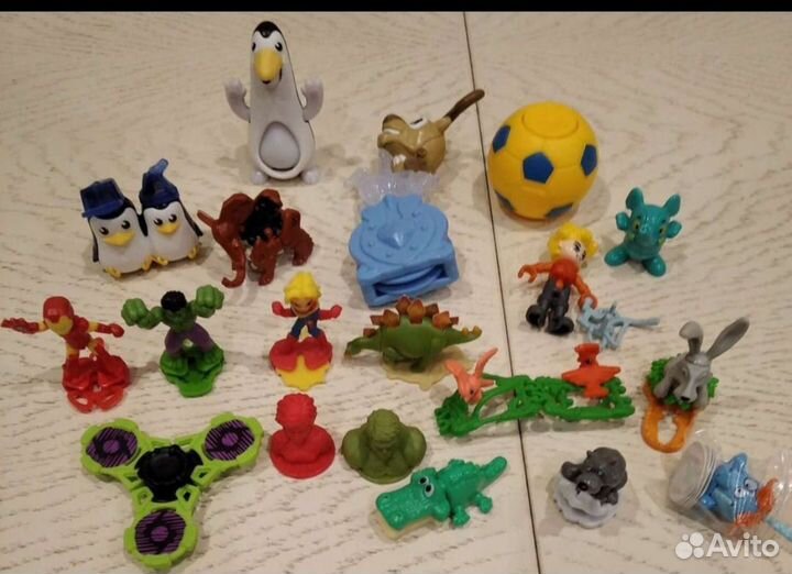 Игрушки из киндер сюрприза и Пятерочки