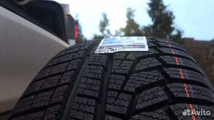 Hankook Winter I'Cept Evo2 W320A SUV 275/40 R22 107V
