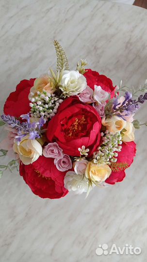 Цветочная композиция с пионами