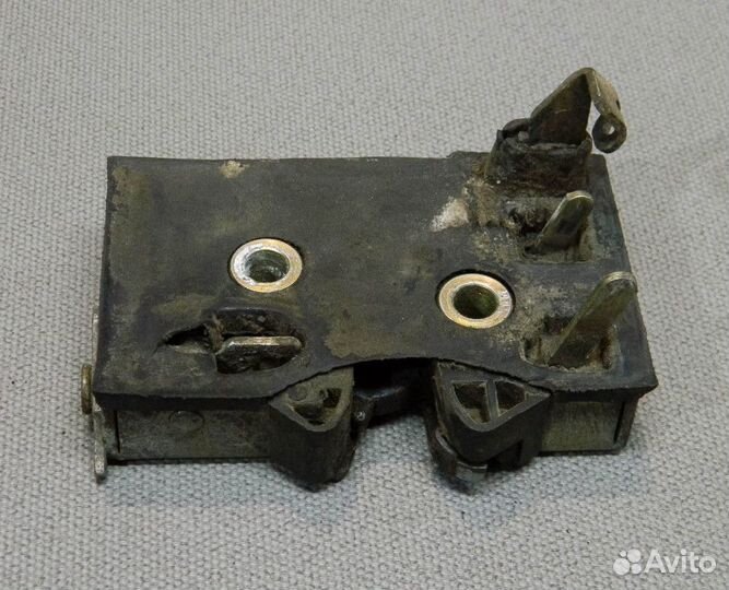 Замок двери задней правой Audi 80 B3