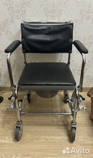 Кресло туалет на колесах