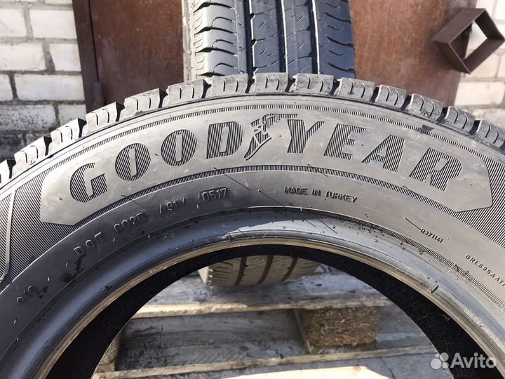 Goodyear EfficientGrip Cargo 225/65 R16C