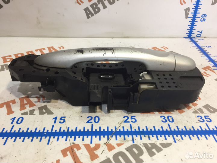 Рено Меган Ручка наружняя задней двери Лев