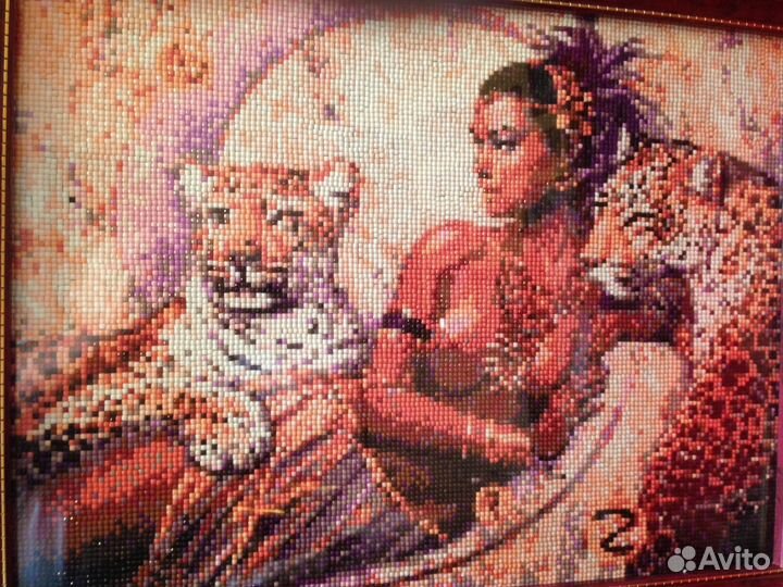Картина вышита Алмазная мозайка имеется в наличии