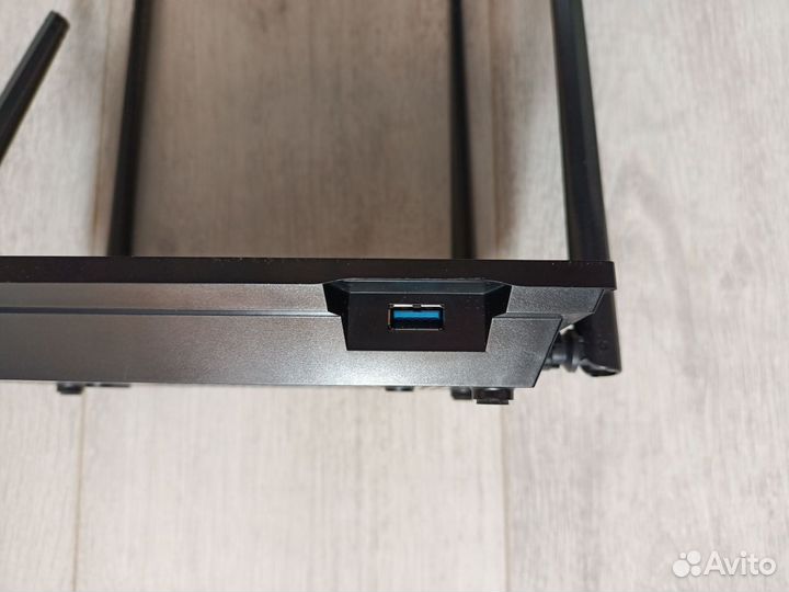 Wi-Fi роутер D-Link DIR-853