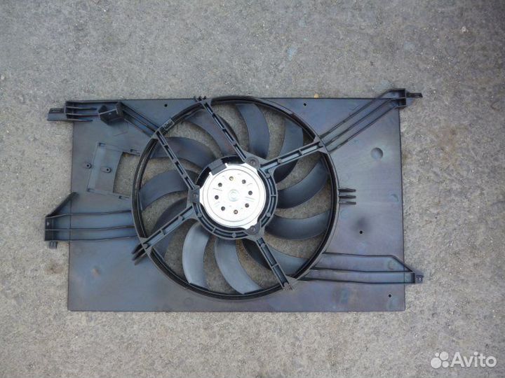Диффузор вентилятора радиатора охлаждения в сборе