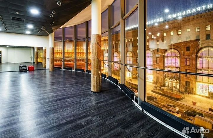 Школа танцев/жилой массив/большая проходимость/пан