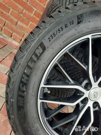 Зимние шипованные колеса р18 Michelin
