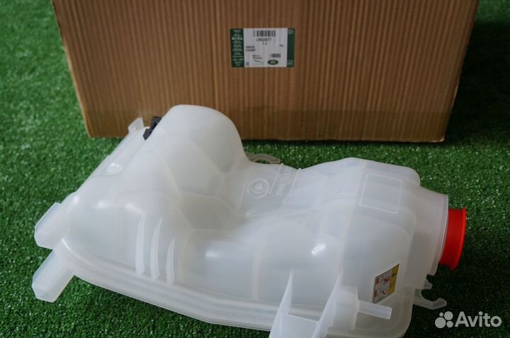 Бачок расширительный Range Rover L322 - LR023077