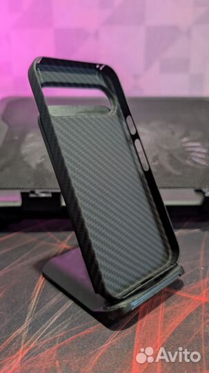 Чехол на Google Pixel 9, 9 Pro карбоновый