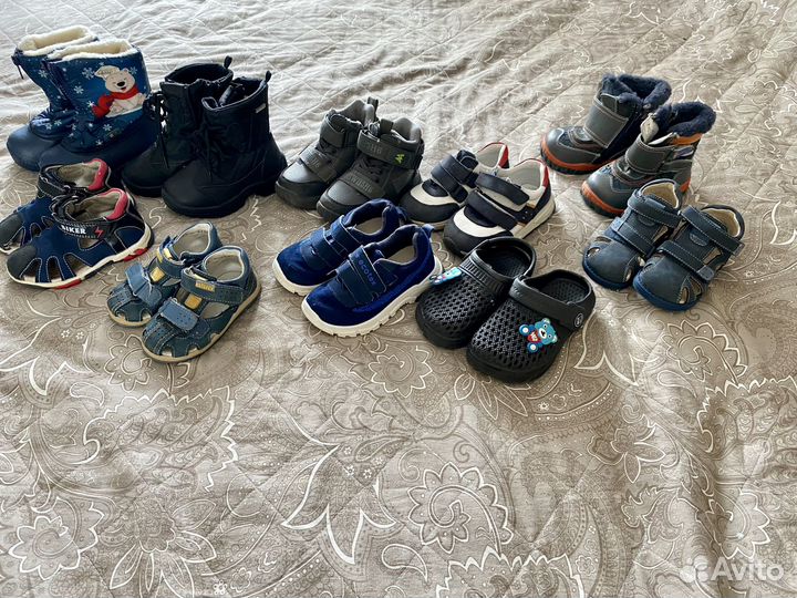 Продам детскую обувь