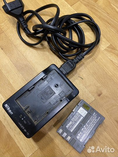 Зарядное устройство и аккумулятор EN-EL3e