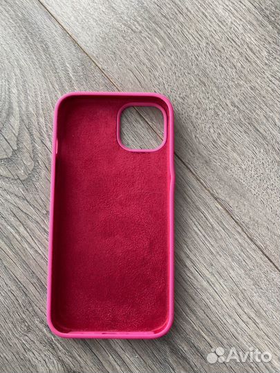 Чехлы на iPhone 12