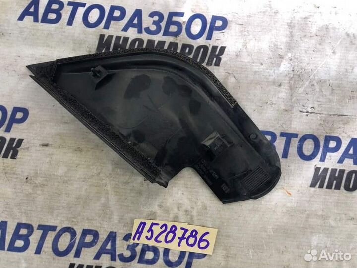 Крышка зеркала внутренняя правая для Nissan Qashqa