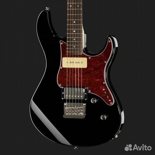 Электрогитара Yamaha + Аксессуары