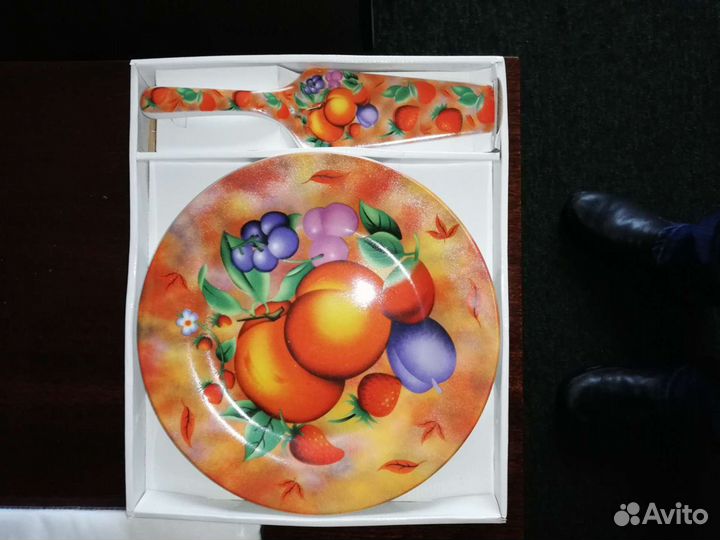 Блюдо для торта и скатерть