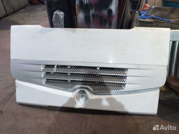 Капот Renault Premium в сборе