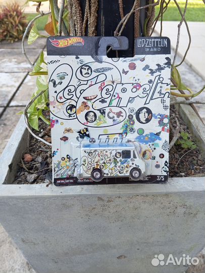 Машинка от Hot Wheels LED Zeppelin