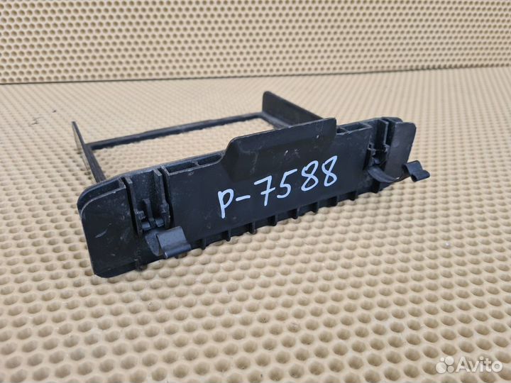 Кассета воздушного фильтра передняя Infiniti M Q70