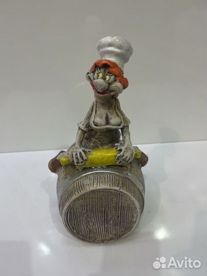 Статуэтка фигурка Безумная Повариха на бочке