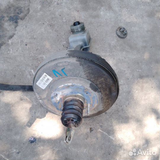 Вакуумный усилитель тормозов с главным тормозным