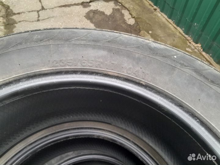 Kumho Solus 4S HA32 235/65 R17