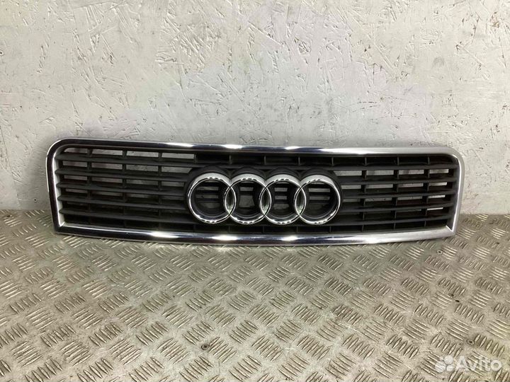 Решетка радиатора для Audi A4 B6 8E0853651M1QP