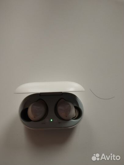 Беспроводные наушники samsung buds