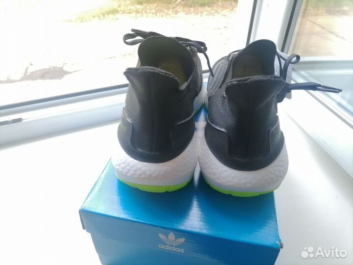 Кроссовки Adidas Ultraboost 21