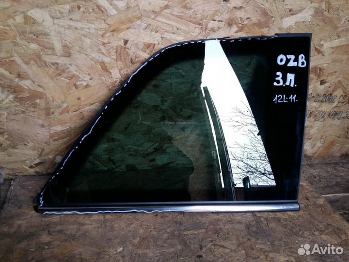 Стекло кузовное правое Opel Zafira B 2005-2012