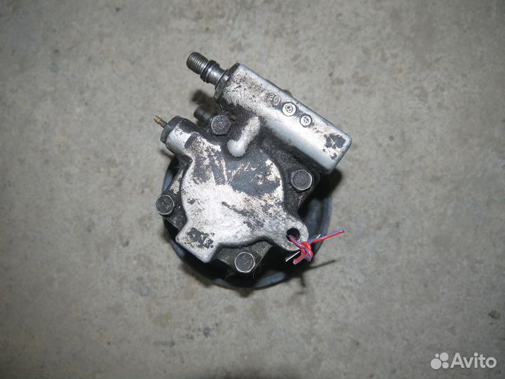 Продам б/у насос гура